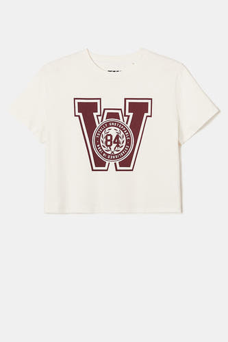 Wit T-shirt van TALLY WEIJL met een donkerrode print van de letter "W" en een logo.
