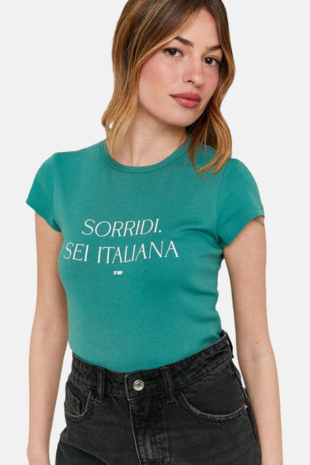 T-shirt vert de mantestestestes T T T T T T T, avec im im im " "SSridi. Sei Italiana" et des manches courtes.