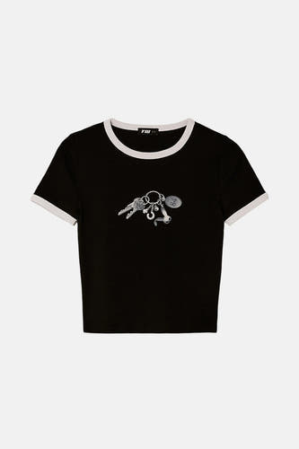 T-shirt noir à manches courtes de TALLY WEIJL, avec des bordures blanches et une impression de clé.