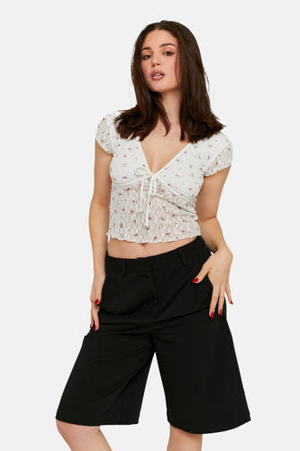 Blouse écru à manches courtes de TALLY WEIJL, avec imprimé floral et détail rayé.
