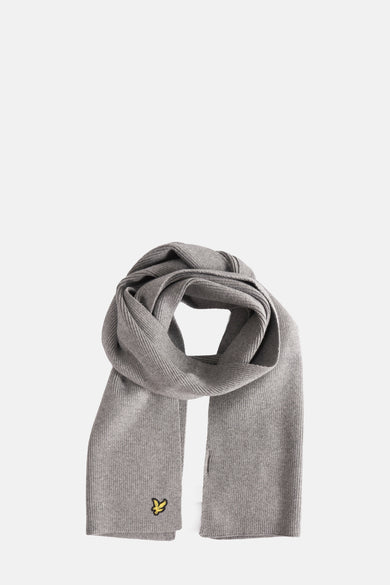Chapeau d'hiver gris de Lyle & Scott avec détail de logo et structure en côtes.