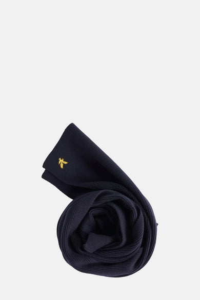 Châle d'hiver bleu de Lyle & Scott avec une texture côtelée et un logo brodé.
