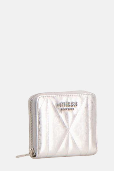 Portefeuille de couleur argentée de Guess, avec un motif à carreaux et une fermeture éclair argentée autour.