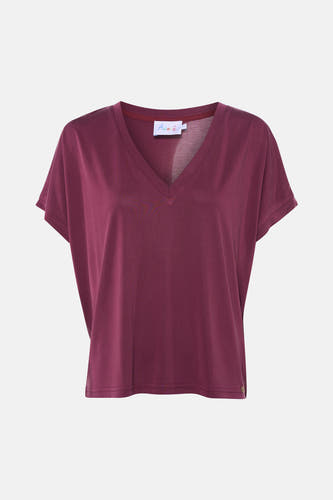 Paarse korte mouwen T-shirt met V-hals van ADORE, zachte stof, front view