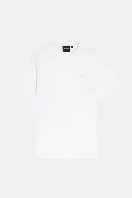T-shirt blanc à manches courtes de LYLE & SCOTT, avec logo subtilement brodé sur la poitrine.