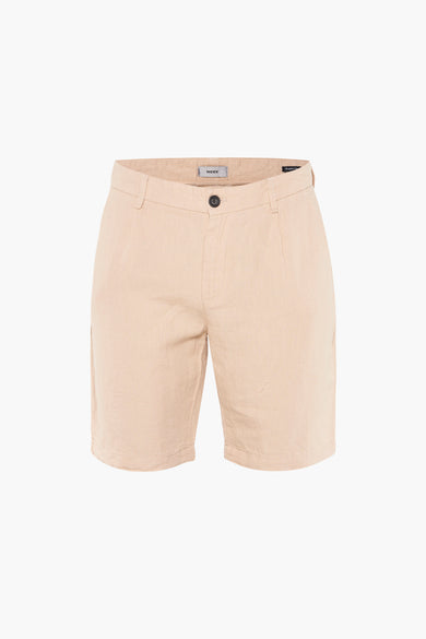 Beige court de MEXX, avec détail de bouton et pinces droites.