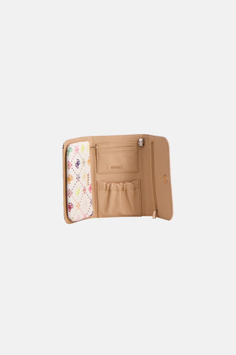 Portefeuille de sport multicolore pour femme Guess, avec un motif blanc et plusieurs compartiments.