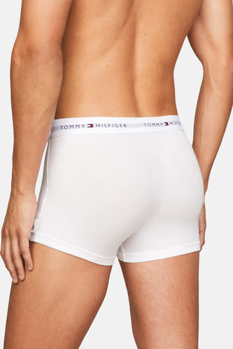 Boxer short blanc de Tommy Hilfiger, avec une bande élastique à logo sur le haut, vu de derrière.