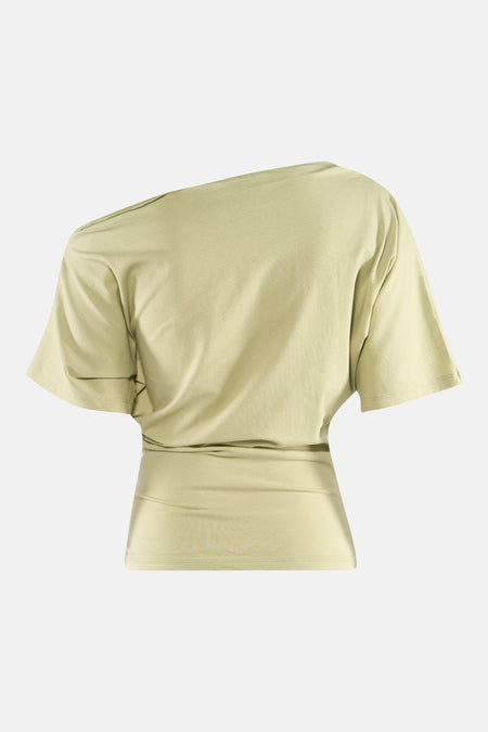 Groen T-shirt van Unwind met één blote schouder, korte mouwen en getailleerde tailleband, achteraanzicht.