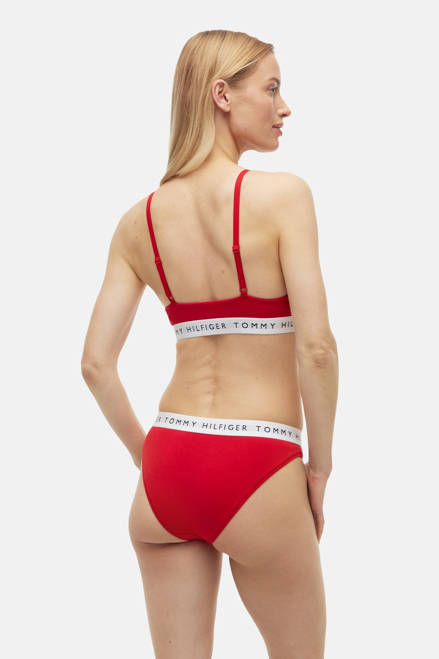 Soutien-gorge rouge de TOMMY JEANS, vu de dos.