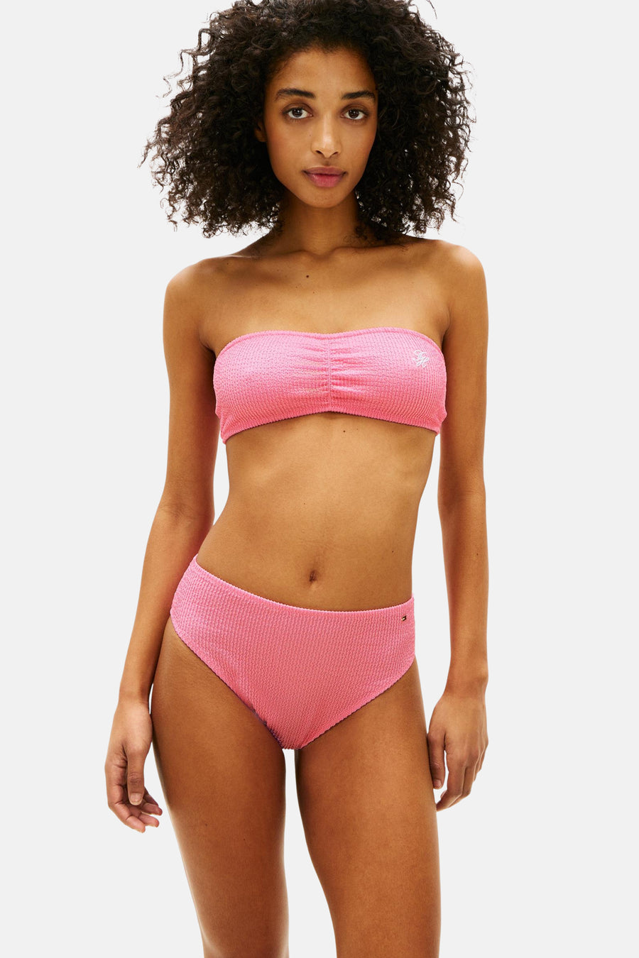 Bas de maillot de bain rose Tommy Jeans, taille haute avec une subtile texture gaufrée.