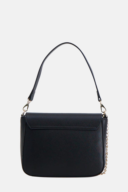 Sac à dos noir de VALENTINO BAGS, avec une fermeture éclair, un détail de chaîne argentée et une poignée.