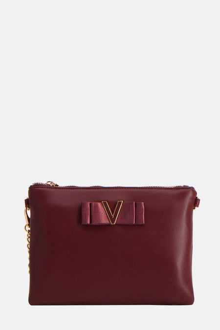 Bordeaux sac à dos de VALENTINO BAGS avec une ceinture décorative et une chaîne en or.