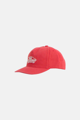 Casquette rouge VANS "OFF THE WALL" avec patch logo blanc sur l'avant.