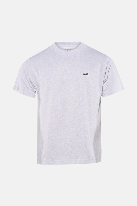 T-shirt gris VANS "OFF THE WALL" à manches courtes, porté avec un jean bleu déchiré et des baskets bleues.