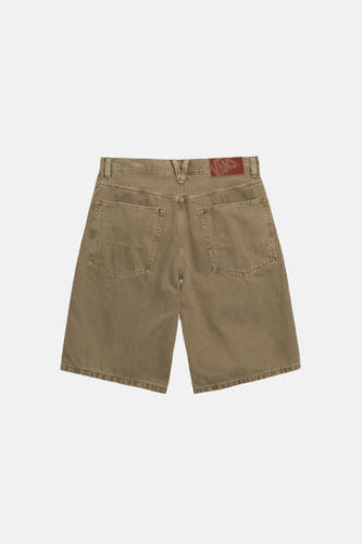 Short en jean vert VANS "OFF THE WALL" avec deux poches arrière et un patch de marque en cuir, dos.