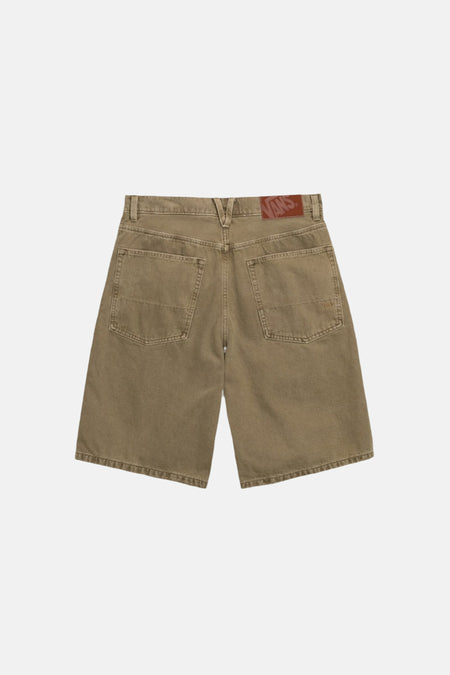 Short en jean vert VANS "OFF THE WALL" avec deux poches arrière et un patch de marque en cuir, dos.