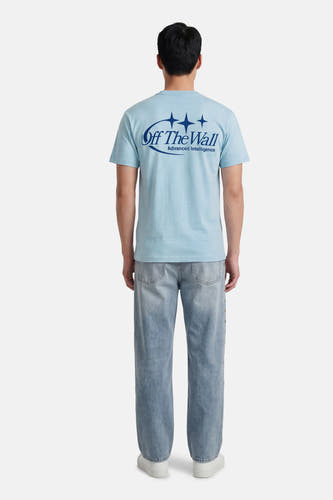 T-shirt bleu VANS "OFF THE WALL" avec imprimé "Off The Wall" bleu foncé, trois étoiles et "Advanced Intelligence" au dos.