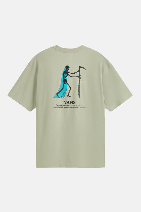 T-shirt vert de VANS avec un imprimé dorsal d'un squelette sombre dans une cape bleue avec une faux et le logo VANS.