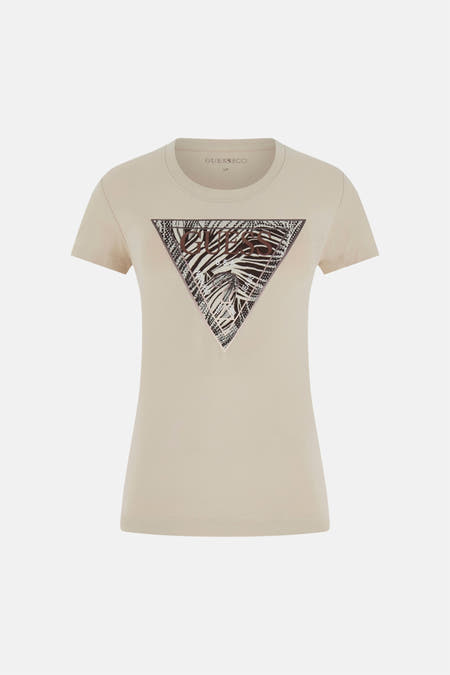 T-shirt beige à manches courtes de Guess, avec un grand imprimé triangulaire à motif zébré et logo 'GUESS'.