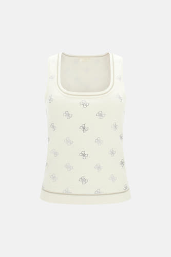 Débardeur écru Guess® avec motif monogramme argenté et bords côtelés, porté avec un jean.