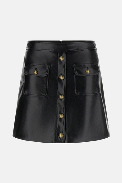 Jupe courte noire de Guess, avec une texture de cuir lisse.