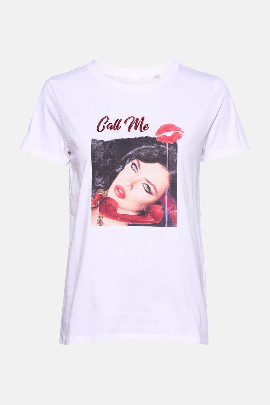 T-shirt blanc à manches courtes de Guess®, avec une impression d'une femme tenant un téléphone et le texte "Appellez-moi".
