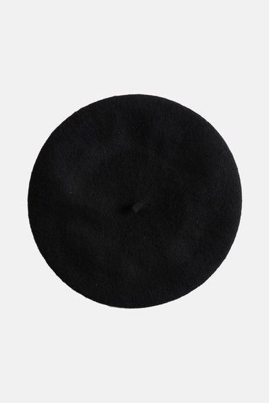 Chapeau noir Access®, lisse et texturé, en vue de.
