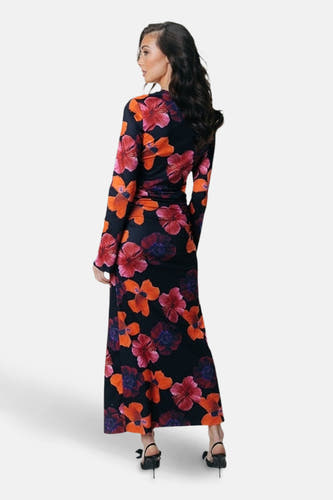 Jupe multicolore à longues manches de COLOURFUL REBEL, avec un motif floral et une coupe ajustée.