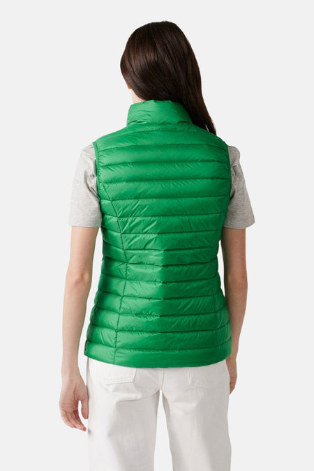Groene bodywarmer van JOTT, achteraanzicht, met horizontale stiksels en een opstaande kraag.
