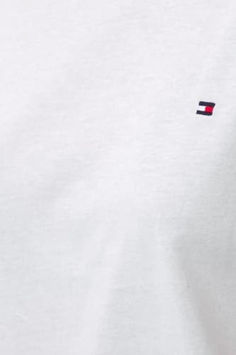 T-shirt blanc à manches courtes de TOMMY HILFIGER, avec petit logo sur la poitrine.