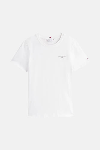 T-shirt blanc à manches courtes de Tommy Hilfiger, avec un petit logo sur la poitrine et une étiquette dans le col.
