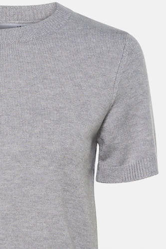 Sweat-shirt gris avec col rond de HAILYS, à manches courtes et en tissu finement tricoté.