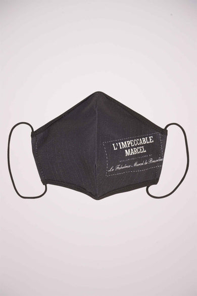 Masque pour le visage noir de ZEB STYLE LAB, avec un étiquette cousue avec du texte et des attaches d'oreilles noires élastiques.